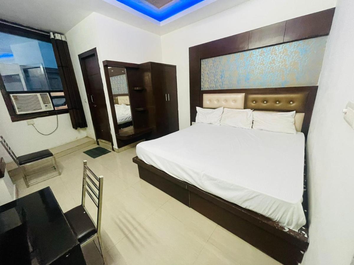 Blue Rose International, Family Hotel Agra  Kültér fotó